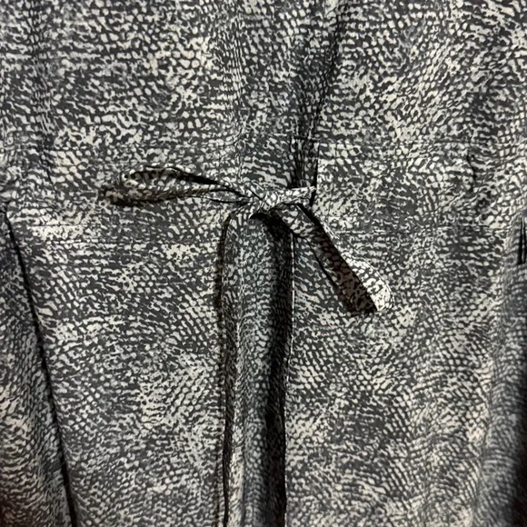 Athleta Topanga Printed Jumpsuit in Viper Black Size: L - Picture 6 of 12